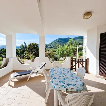 Casa Golfi Di Nyaraló *