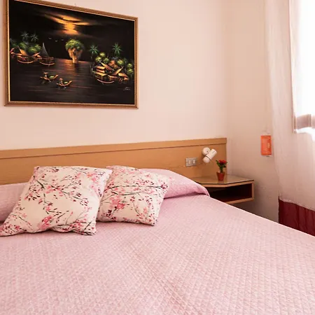 Casa Golfi Di Nyaraló *