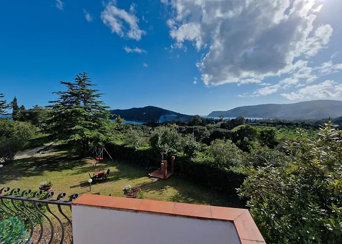 Casa Golfi Di Tatil Evi Lacona